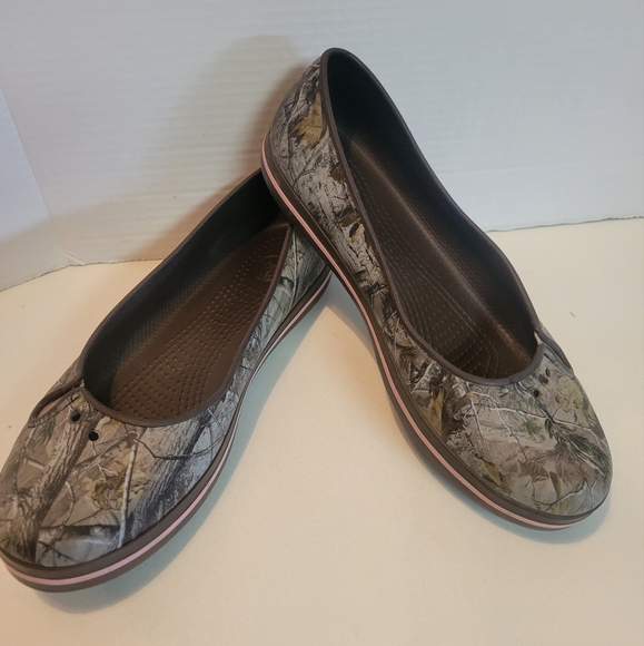 Women's Camouflage Flats - Picture 1 of 10
